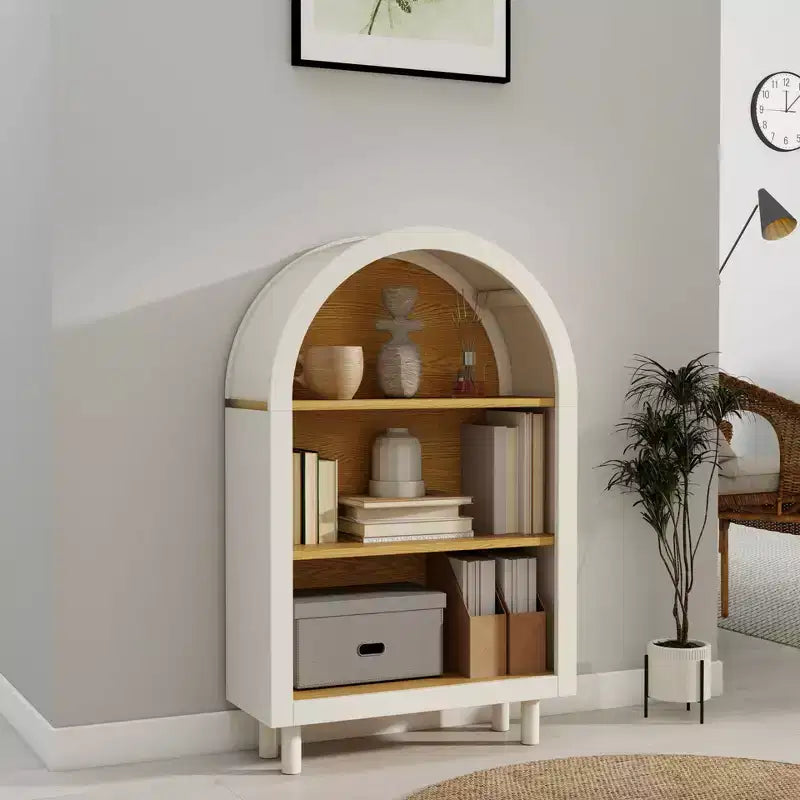 Estantería abierta de 3 niveles con diseño arqueado y vetas de madera blanca, individual
